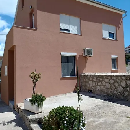 Πανσιόν Kuca Za Odmor Mihovil